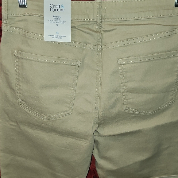 Croft & Barrow NWT Bermuda Midrise Shorts Size 14 - Picture 10 of 11